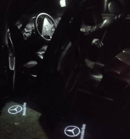 Мерседес Е-Клас 1998 у Вінниці на Automoto.ua Чорний Мерседес Е-Клас, об'ємом двигуна 3.2 л та пробігом 417 тис. км за 4500 $, фото 9 на Automoto.ua