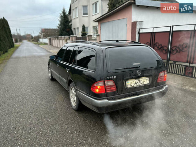 Черный Мерседес Е-Класс, объемом двигателя 2.4 л и пробегом 300 тыс. км за 3500 $, фото 18 на Automoto.ua