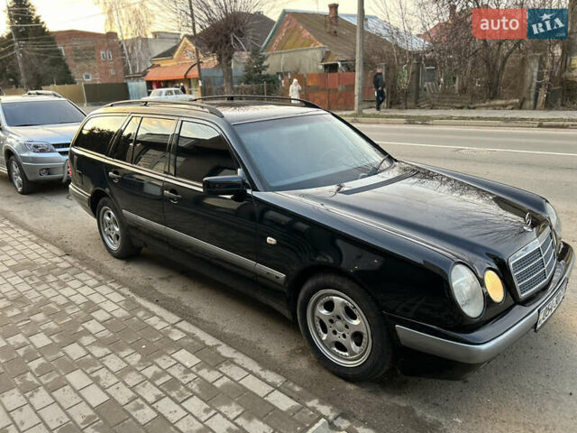 Черный Мерседес Е-Класс, объемом двигателя 2.4 л и пробегом 300 тыс. км за 3500 $, фото 13 на Automoto.ua