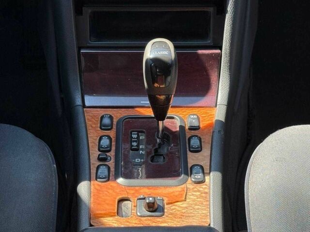 Мерседес Е-Класс 2000 в Кривом Роге на Automoto.ua Черный Мерседес Е-Класс, объемом двигателя 2.2 л и пробегом 442 тыс. км за 6500 $, фото 18 на Automoto.ua