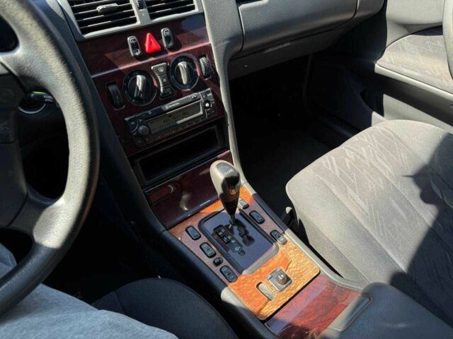 Мерседес Е-Класс 2000 в Кривом Роге на Automoto.ua Черный Мерседес Е-Класс, объемом двигателя 2.2 л и пробегом 442 тыс. км за 6500 $, фото 21 на Automoto.ua