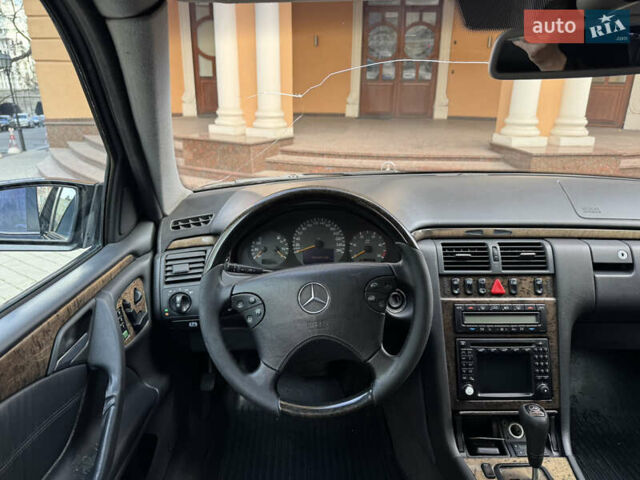 Черный Мерседес Е-Класс, объемом двигателя 3.22 л и пробегом 200 тыс. км за 3900 $, фото 7 на Automoto.ua