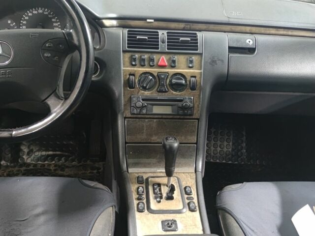 Чорний Мерседес Е-Клас, об'ємом двигуна 0 л та пробігом 350 тис. км за 2100 $, фото 6 на Automoto.ua