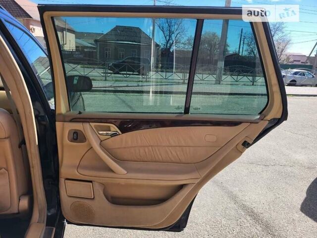 Черный Мерседес Е-Класс, объемом двигателя 3.2 л и пробегом 280 тыс. км за 3499 $, фото 5 на Automoto.ua