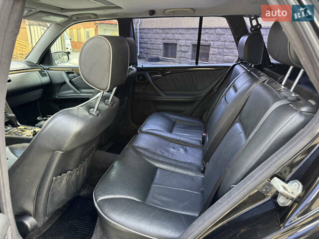 Черный Мерседес Е-Класс, объемом двигателя 3.22 л и пробегом 200 тыс. км за 3900 $, фото 5 на Automoto.ua