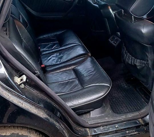 Черный Мерседес Е-Класс, объемом двигателя 2.8 л и пробегом 420 тыс. км за 3700 $, фото 1 на Automoto.ua