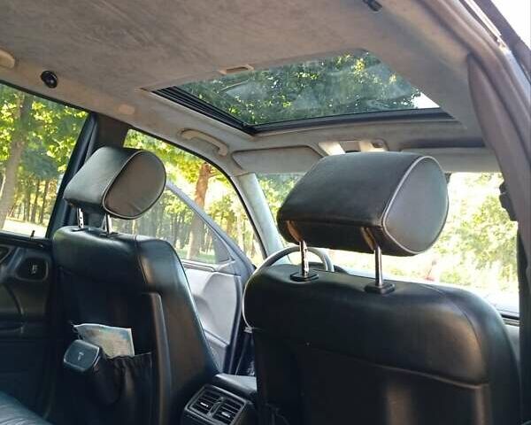 Черный Мерседес Е-Класс, объемом двигателя 3.2 л и пробегом 365 тыс. км за 6300 $, фото 15 на Automoto.ua