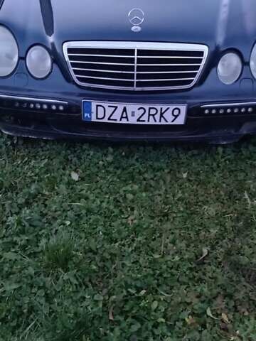 Черный Мерседес Е-Класс, объемом двигателя 3 л и пробегом 3 тыс. км за 2100 $, фото 3 на Automoto.ua