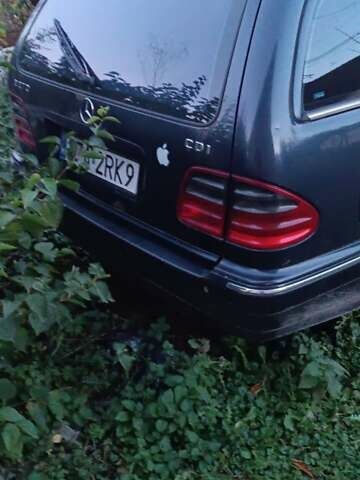 Черный Мерседес Е-Класс, объемом двигателя 3 л и пробегом 3 тыс. км за 2100 $, фото 2 на Automoto.ua