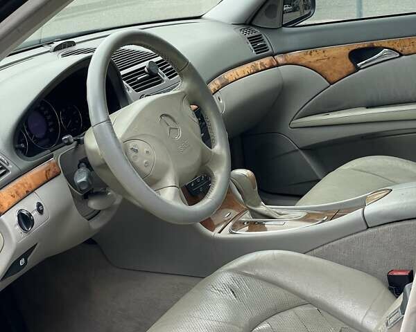 Черный Мерседес Е-Класс, объемом двигателя 2.7 л и пробегом 443 тыс. км за 5500 $, фото 7 на Automoto.ua