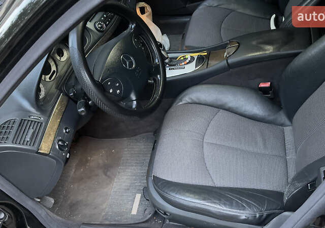 Черный Мерседес Е-Класс, объемом двигателя 2.6 л и пробегом 247 тыс. км за 5800 $, фото 3 на Automoto.ua