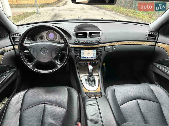 Черный Мерседес Е-Класс, объемом двигателя 3.22 л и пробегом 275 тыс. км за 6500 $, фото 31 на Automoto.ua