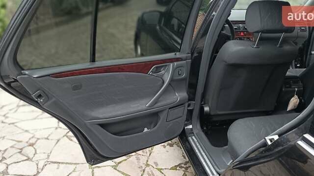 Чорний Мерседес Е-Клас, об'ємом двигуна 2.2 л та пробігом 418 тис. км за 6700 $, фото 11 на Automoto.ua