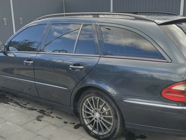 Мерседес Е-Класс 2003 в Самборе на Automoto.ua Черный Мерседес Е-Класс, объемом двигателя 3.2 л и пробегом 295 тыс. км за 7700 $, фото 5 на Automoto.ua
