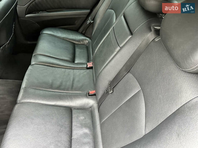 Черный Мерседес Е-Класс, объемом двигателя 3.22 л и пробегом 275 тыс. км за 6500 $, фото 32 на Automoto.ua