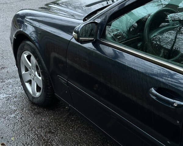 Черный Мерседес Е-Класс, объемом двигателя 2.2 л и пробегом 330 тыс. км за 5200 $, фото 8 на Automoto.ua