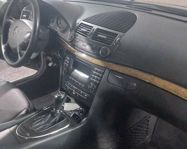 Чорний Мерседес Е-Клас, об'ємом двигуна 2.7 л та пробігом 400 тис. км за 4500 $, фото 3 на Automoto.ua