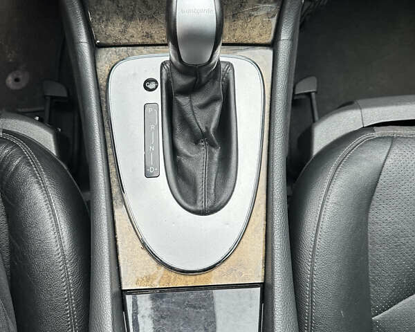 Черный Мерседес Е-Класс, объемом двигателя 3.22 л и пробегом 275 тыс. км за 6500 $, фото 17 на Automoto.ua