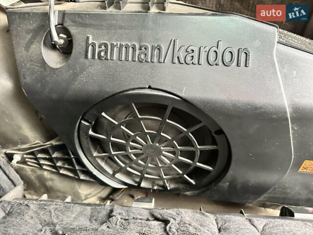 Черный Мерседес Е-Класс, объемом двигателя 3.22 л и пробегом 275 тыс. км за 6500 $, фото 27 на Automoto.ua