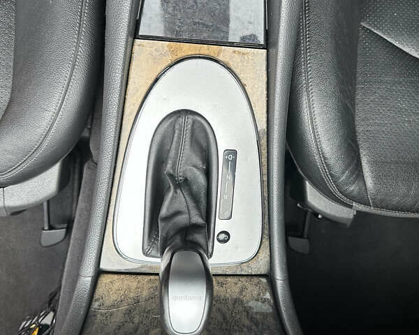 Черный Мерседес Е-Класс, объемом двигателя 3.22 л и пробегом 275 тыс. км за 6500 $, фото 25 на Automoto.ua