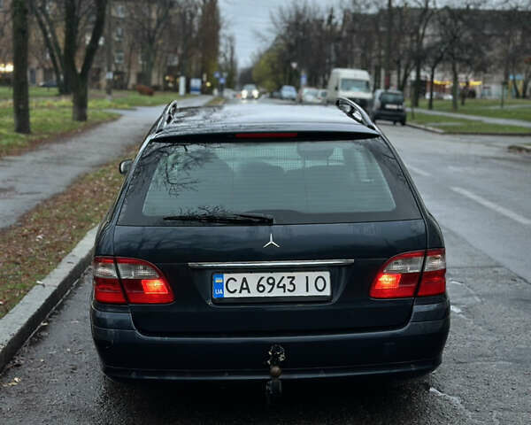 Черный Мерседес Е-Класс, объемом двигателя 2.2 л и пробегом 330 тыс. км за 5200 $, фото 4 на Automoto.ua