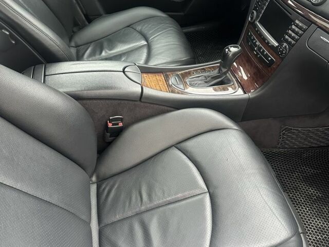 Чорний Мерседес Е-Клас, об'ємом двигуна 2.6 л та пробігом 235 тис. км за 6000 $, фото 12 на Automoto.ua