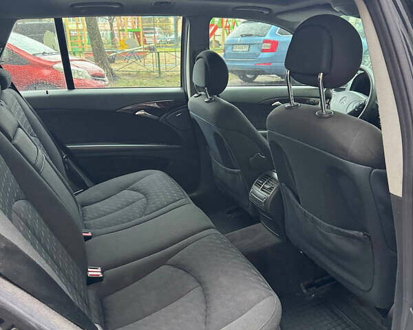 Черный Мерседес Е-Класс, объемом двигателя 2.2 л и пробегом 330 тыс. км за 5200 $, фото 15 на Automoto.ua