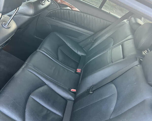 Черный Мерседес Е-Класс, объемом двигателя 2.69 л и пробегом 330 тыс. км за 6542 $, фото 19 на Automoto.ua