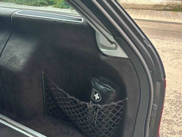 Черный Мерседес Е-Класс, объемом двигателя 3.2 л и пробегом 327 тыс. км за 8800 $, фото 20 на Automoto.ua