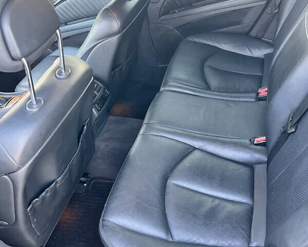 Черный Мерседес Е-Класс, объемом двигателя 2.69 л и пробегом 330 тыс. км за 6542 $, фото 17 на Automoto.ua