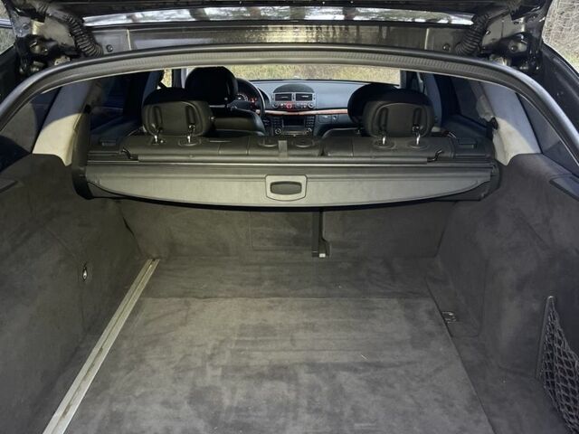 Черный Мерседес Е-Класс, объемом двигателя 3.2 л и пробегом 300 тыс. км за 2650 $, фото 18 на Automoto.ua