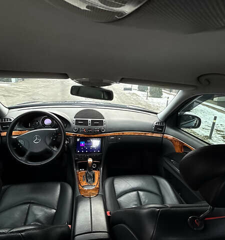 Черный Мерседес Е-Класс, объемом двигателя 2.7 л и пробегом 350 тыс. км за 7800 $, фото 13 на Automoto.ua