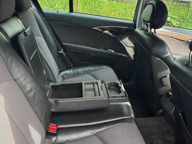 Черный Мерседес Е-Класс, объемом двигателя 3.2 л и пробегом 327 тыс. км за 8800 $, фото 15 на Automoto.ua