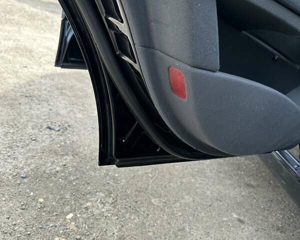 Черный Мерседес Е-Класс, объемом двигателя 2.7 л и пробегом 544 тыс. км за 6300 $, фото 13 на Automoto.ua