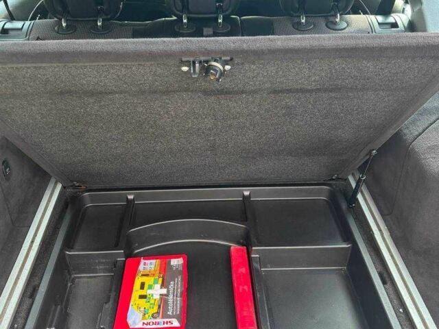 Черный Мерседес Е-Класс, объемом двигателя 3.2 л и пробегом 327 тыс. км за 8800 $, фото 19 на Automoto.ua