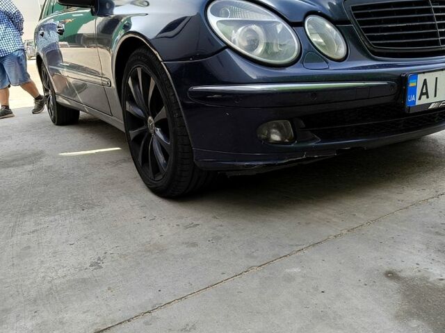 Черный Мерседес Е-Класс, объемом двигателя 3.2 л и пробегом 324 тыс. км за 6700 $, фото 6 на Automoto.ua