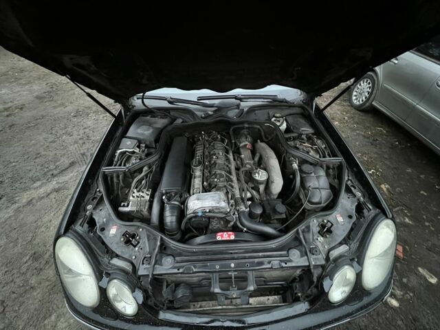 Черный Мерседес Е-Класс, объемом двигателя 3.2 л и пробегом 311 тыс. км за 3200 $, фото 4 на Automoto.ua