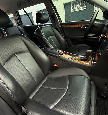 Черный Мерседес Е-Класс, объемом двигателя 2.7 л и пробегом 350 тыс. км за 7800 $, фото 4 на Automoto.ua