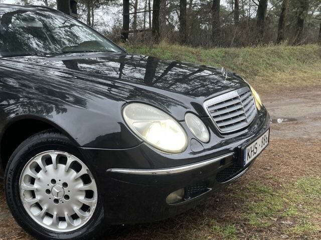 Черный Мерседес Е-Класс, объемом двигателя 3.2 л и пробегом 300 тыс. км за 2650 $, фото 6 на Automoto.ua