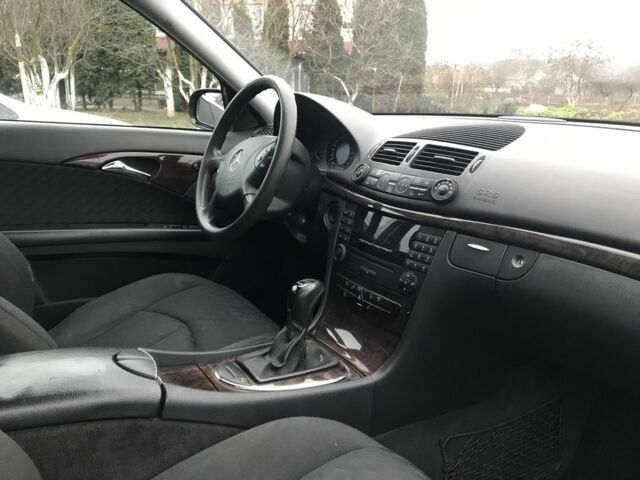 Чорний Мерседес Е-Клас, об'ємом двигуна 2.2 л та пробігом 390 тис. км за 2250 $, фото 19 на Automoto.ua