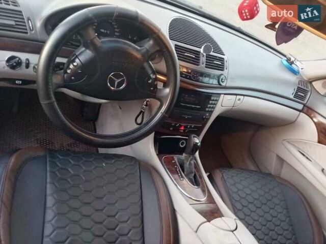 Чорний Мерседес Е-Клас, об'ємом двигуна 3.2 л та пробігом 359 тис. км за 5850 $, фото 4 на Automoto.ua