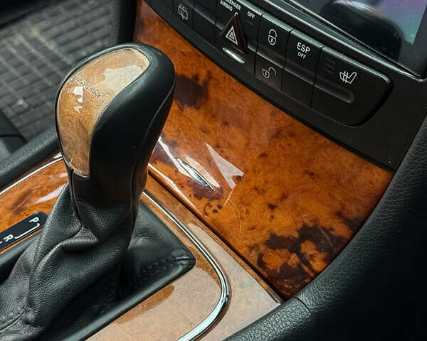 Черный Мерседес Е-Класс, объемом двигателя 2.7 л и пробегом 350 тыс. км за 7800 $, фото 32 на Automoto.ua