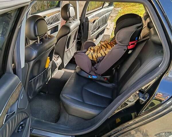 Черный Мерседес Е-Класс, объемом двигателя 3.2 л и пробегом 375 тыс. км за 7100 $, фото 10 на Automoto.ua