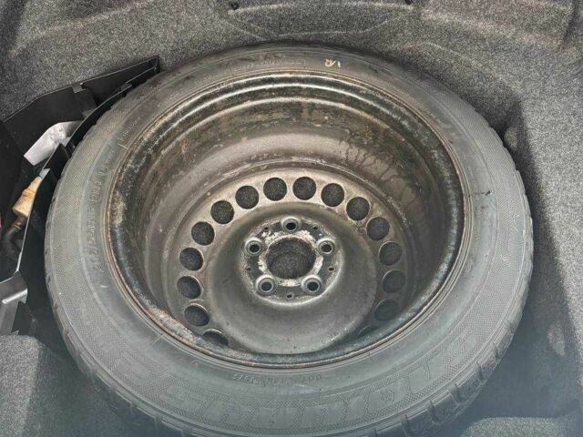 Черный Мерседес Е-Класс, объемом двигателя 3.2 л и пробегом 327 тыс. км за 8800 $, фото 21 на Automoto.ua