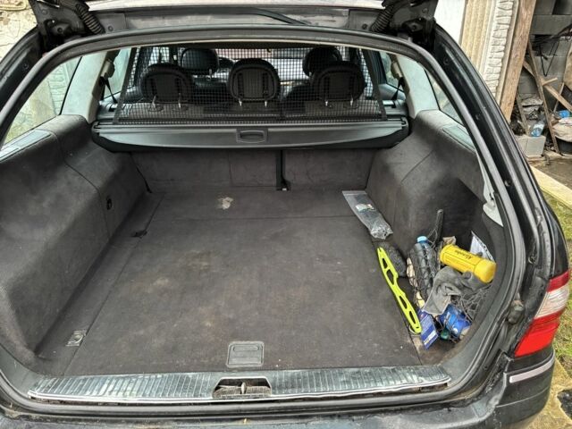 Черный Мерседес Е-Класс, объемом двигателя 3.2 л и пробегом 3 тыс. км за 2800 $, фото 5 на Automoto.ua