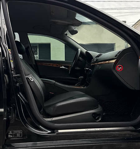 Черный Мерседес Е-Класс, объемом двигателя 2.7 л и пробегом 350 тыс. км за 7800 $, фото 25 на Automoto.ua