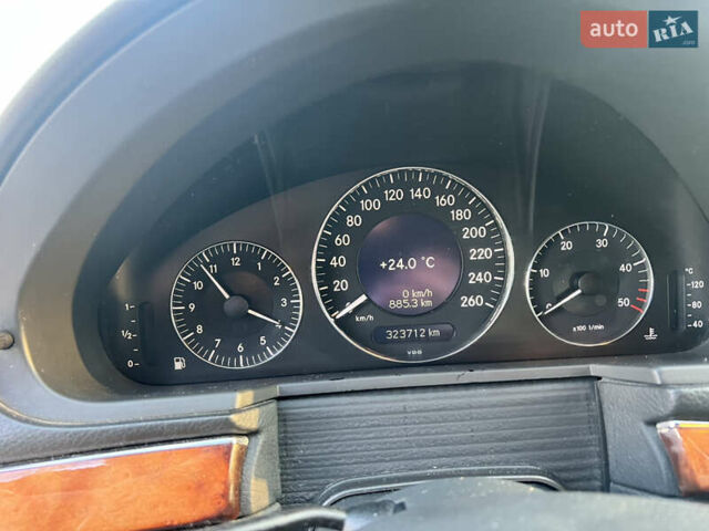 Черный Мерседес Е-Класс, объемом двигателя 2.69 л и пробегом 330 тыс. км за 6542 $, фото 13 на Automoto.ua