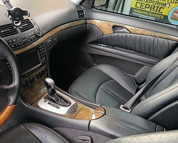 Черный Мерседес Е-Класс, объемом двигателя 3.2 л и пробегом 375 тыс. км за 7100 $, фото 7 на Automoto.ua