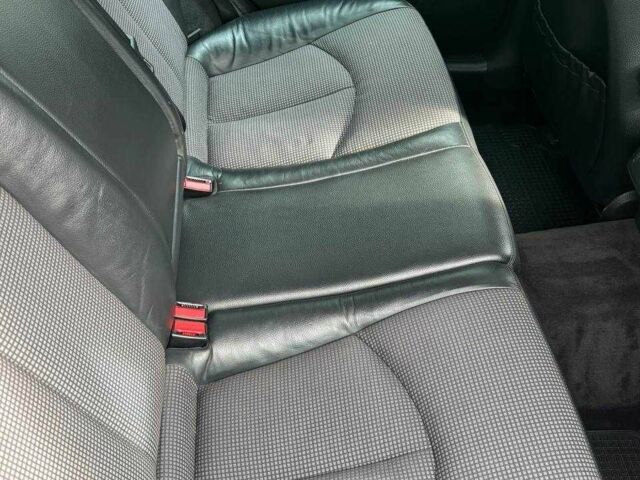 Черный Мерседес Е-Класс, объемом двигателя 3.2 л и пробегом 327 тыс. км за 8800 $, фото 16 на Automoto.ua