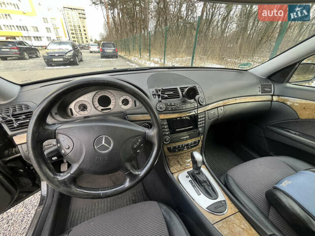 Черный Мерседес Е-Класс, объемом двигателя 1.8 л и пробегом 243 тыс. км за 6300 $, фото 8 на Automoto.ua